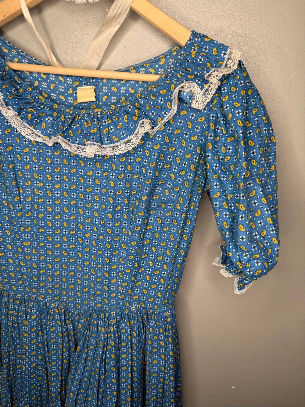 Vintage 1970s Paisley Calico Prairie Maxi Dress with Matching Bonnet - Picture 7 of 13